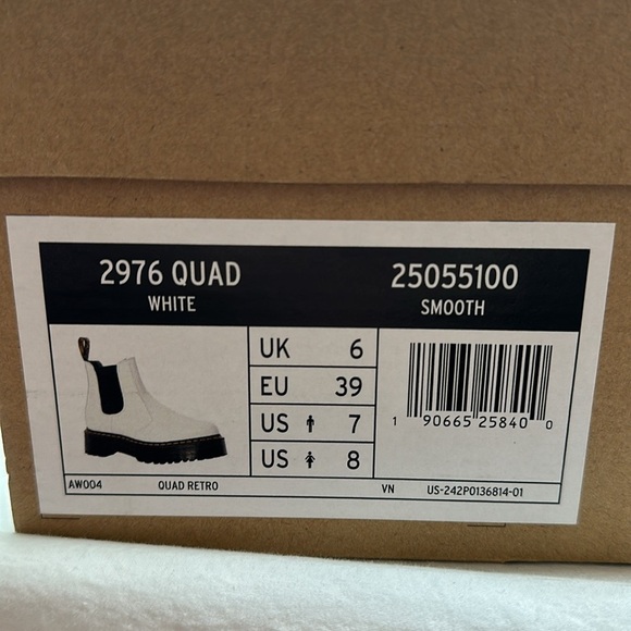 NIB Dr. Martens 2976 Quad White Smooth Leather Chelsea Boot, 8 - Picture 8 of 8